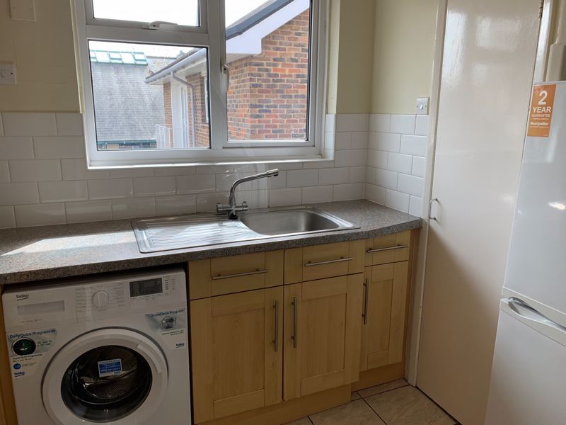 Property photo 3 of 9 Photo 6