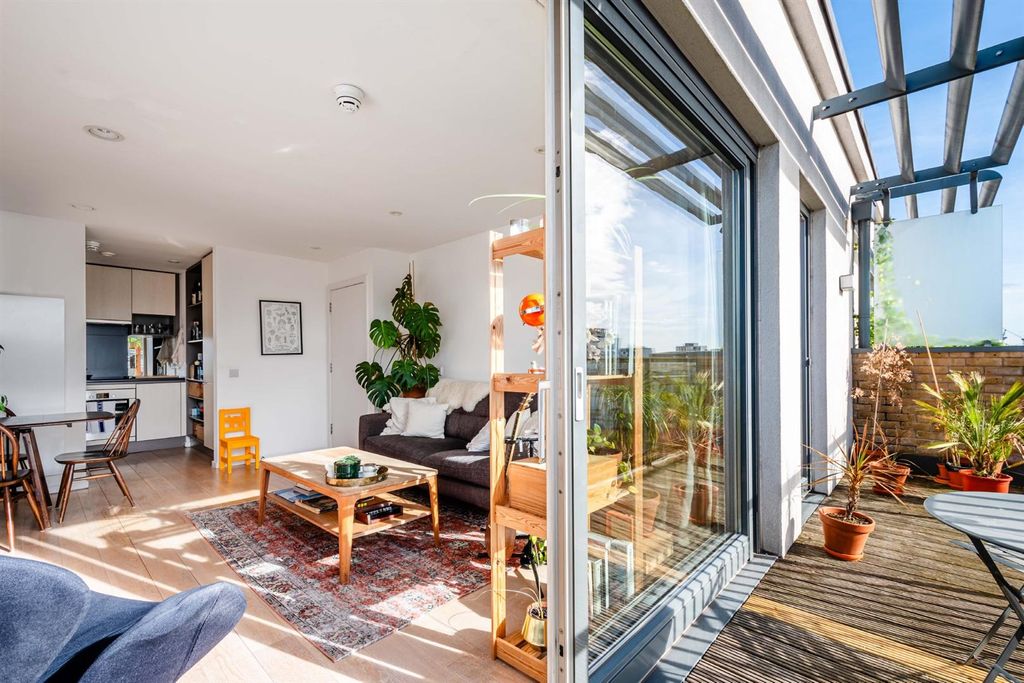 Property photo 3 of 11