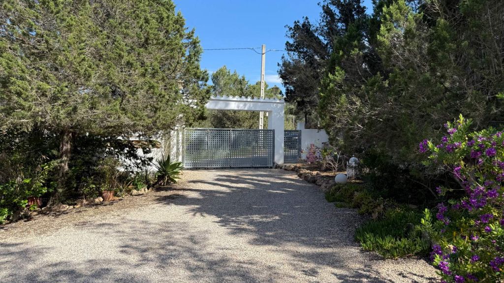 Property photo 3 of 43