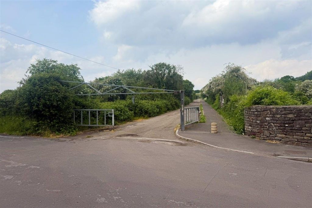 Property photo 2 of 5
