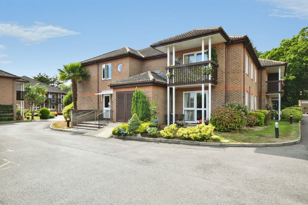 Property photo 1 of 15