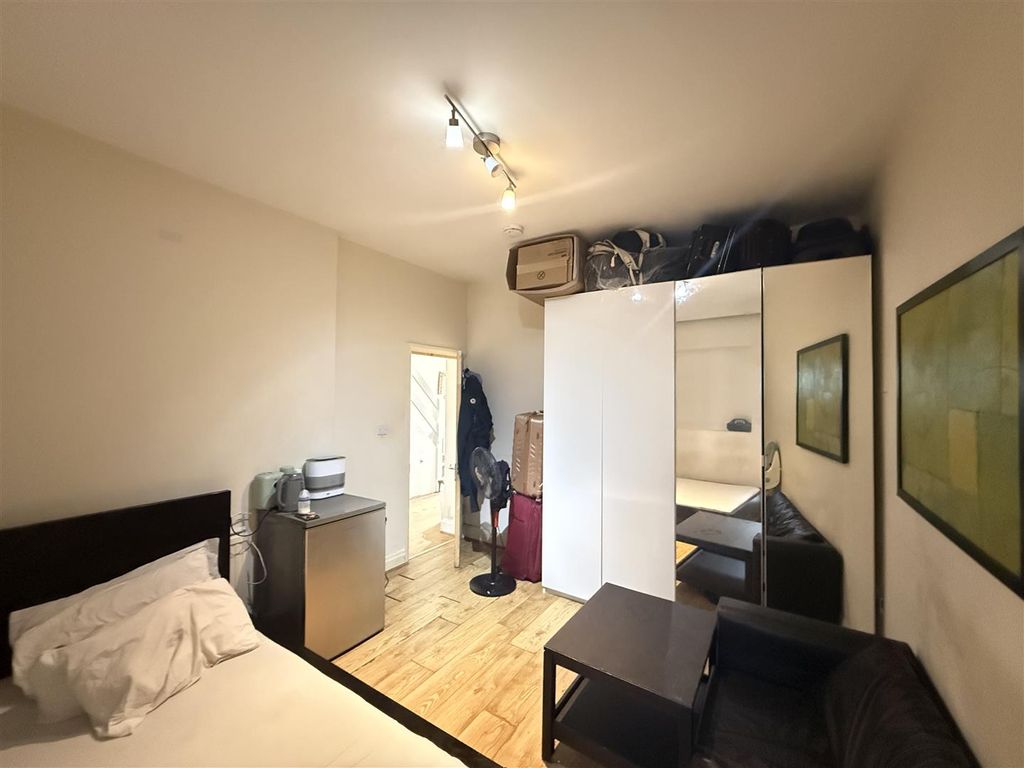Property photo 3 of 6 Double Room