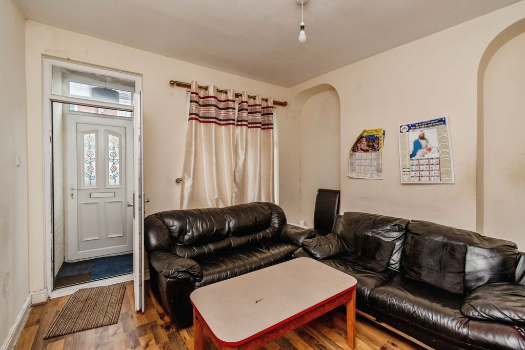 Property photo 2 of 15