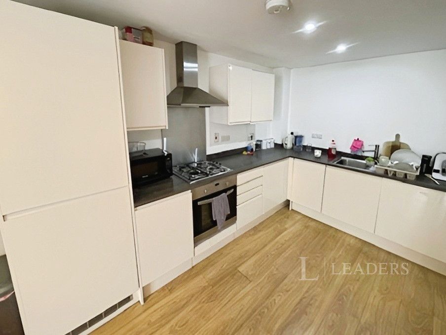 Property photo 3 of 8 4