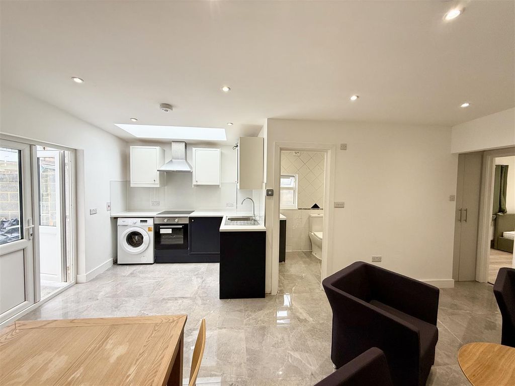 Property photo 2 of 14 Img_9063.Jpg