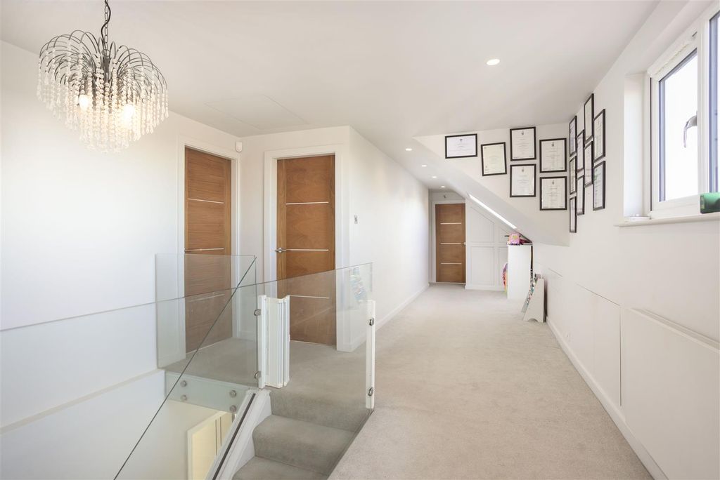 Property photo 2 of 15 00017.Jpg