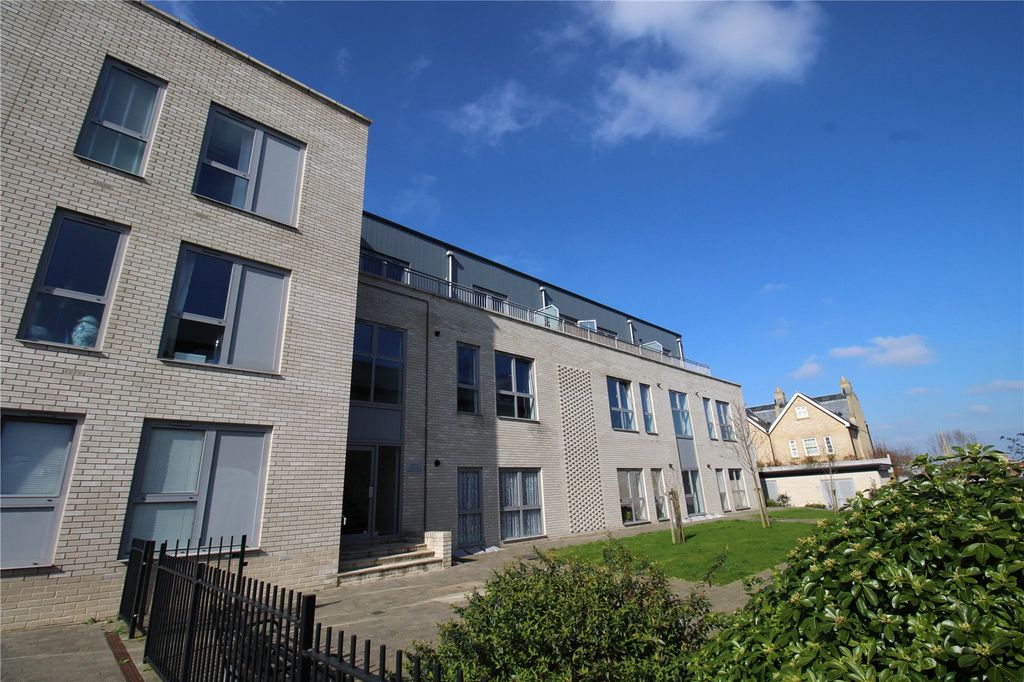 Property photo 1 of 10 Exterior