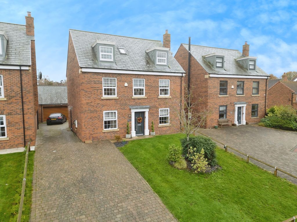 Property photo 2 of 21 Front View