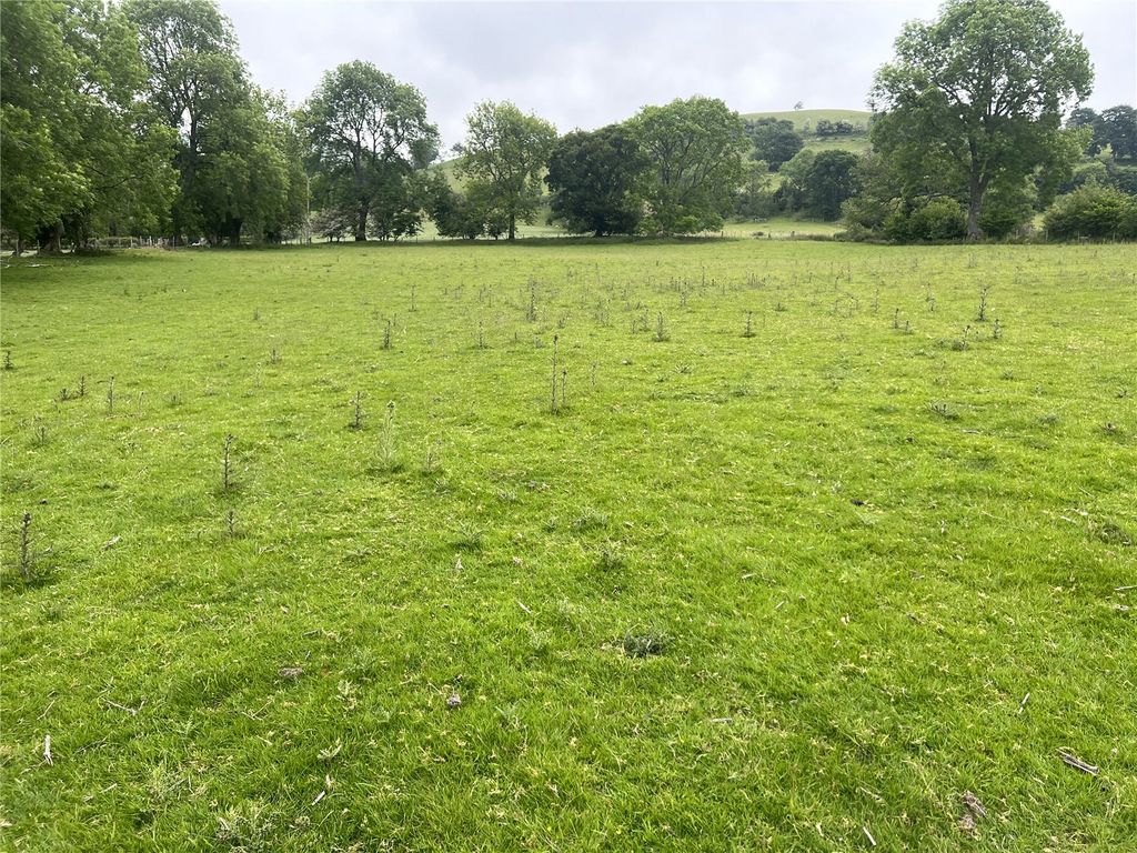 Property photo 3 of 5 Picture No. 05