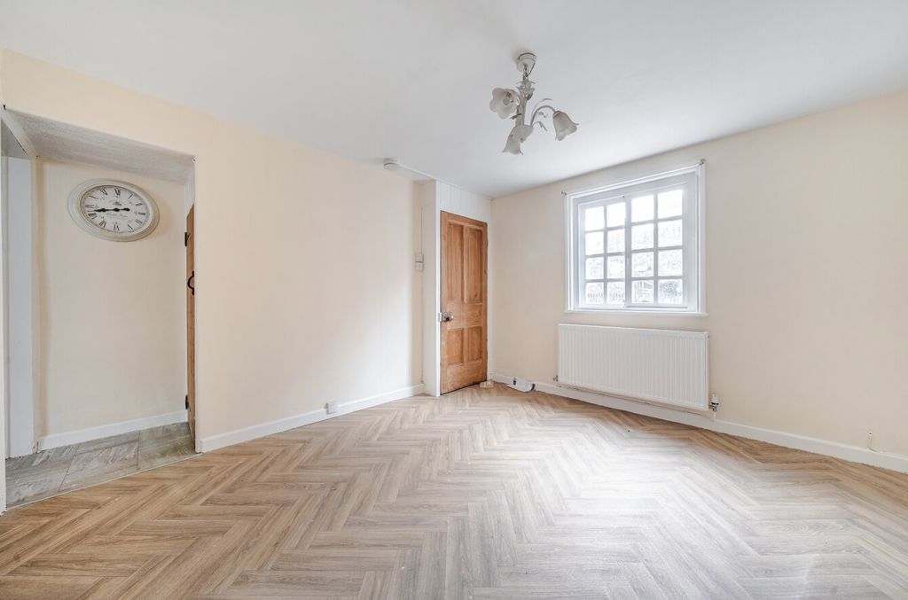 Property photo 3 of 18 1436530-14-69ce2E...