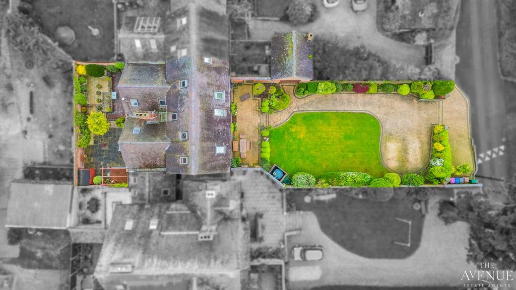 Property photo 2 of 33 2772406