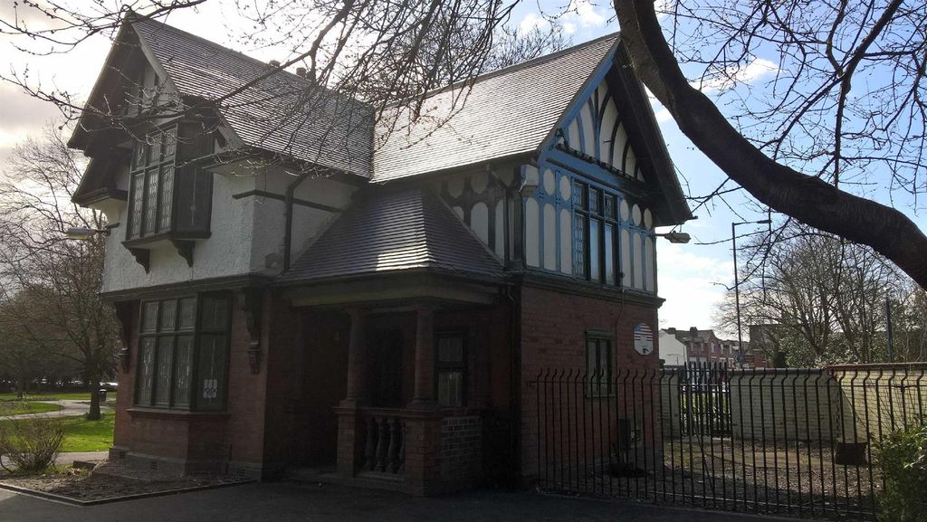 Property photo 1 of 3