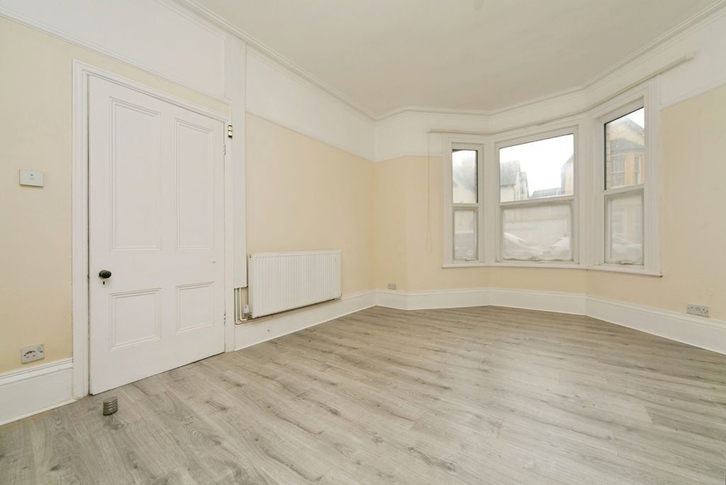 Property photo 2 of 20 Pbox-Img.Jpg
