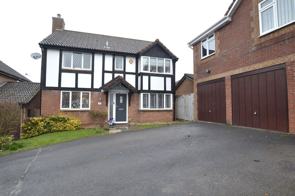 Property photo 2 of 13