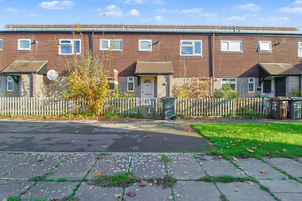 Property photo 1 of 18 242 Pilgrims Way, Andover, Sp10 5Hu