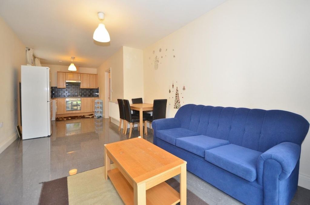 Property photo 2 of 6 Lounge