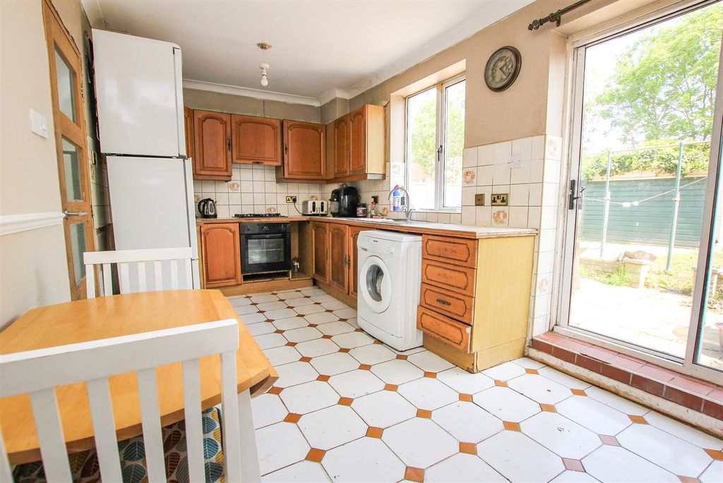 Property photo 3 of 17 Kitchen/Dining Room