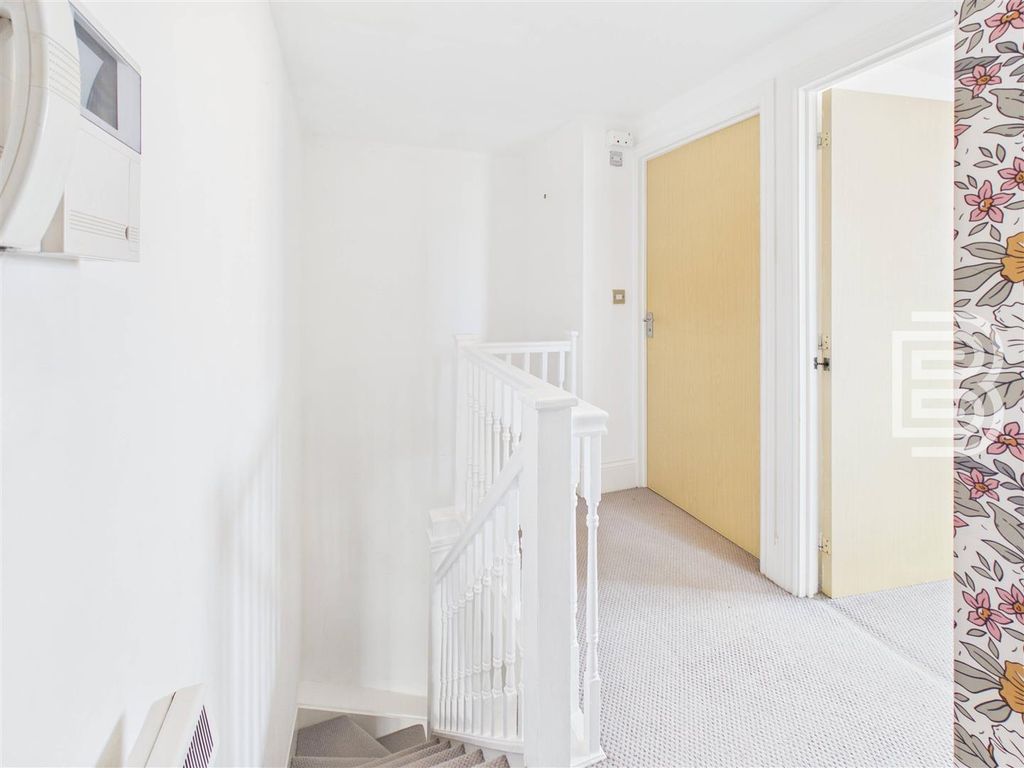 Property photo 2 of 16 Cam03823G0-Pr0232-Still003.Jpg
