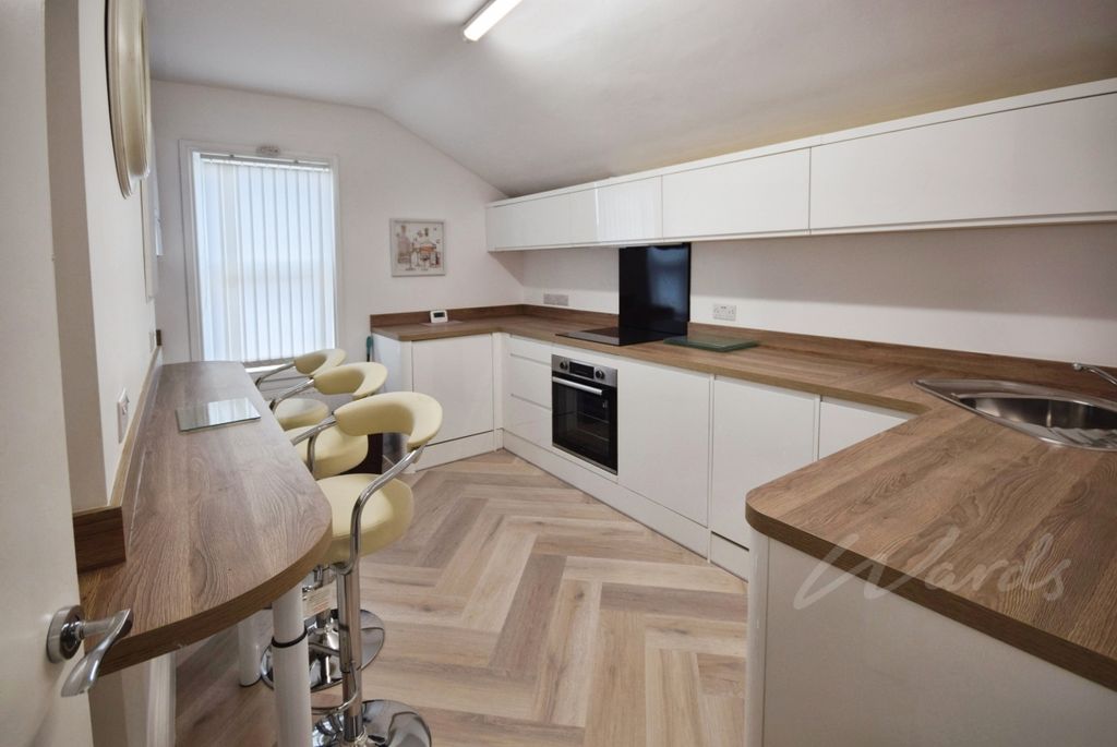 Property photo 2 of 5 Institute Road Fr...