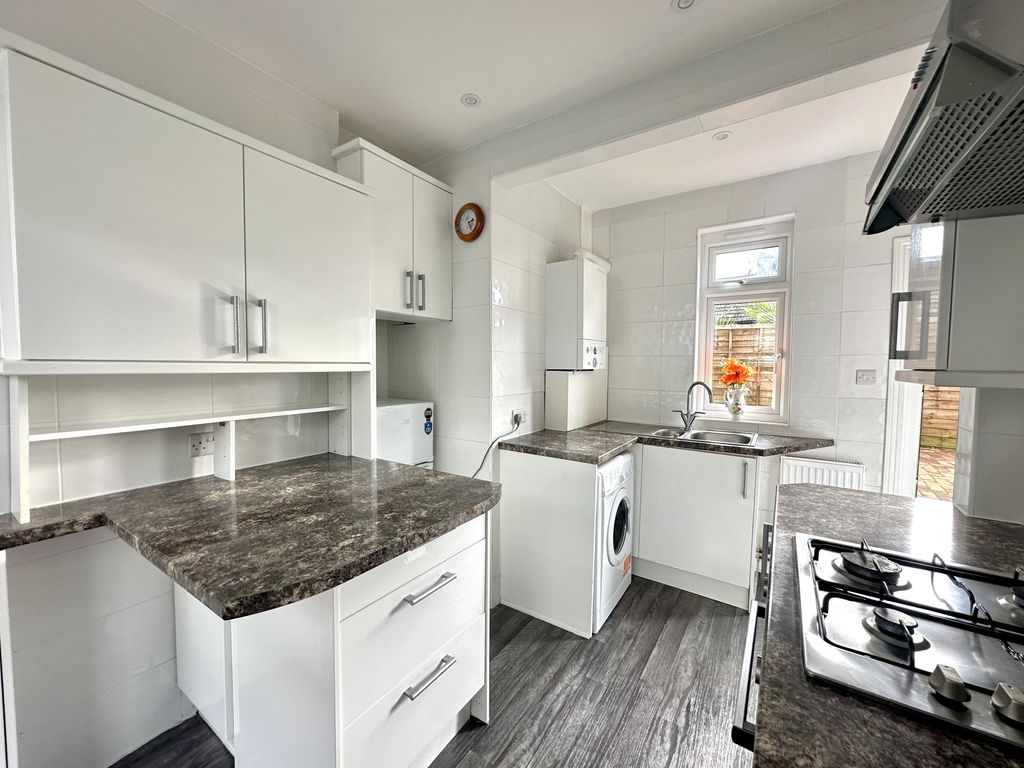 Property photo 2 of 9 Kitchen