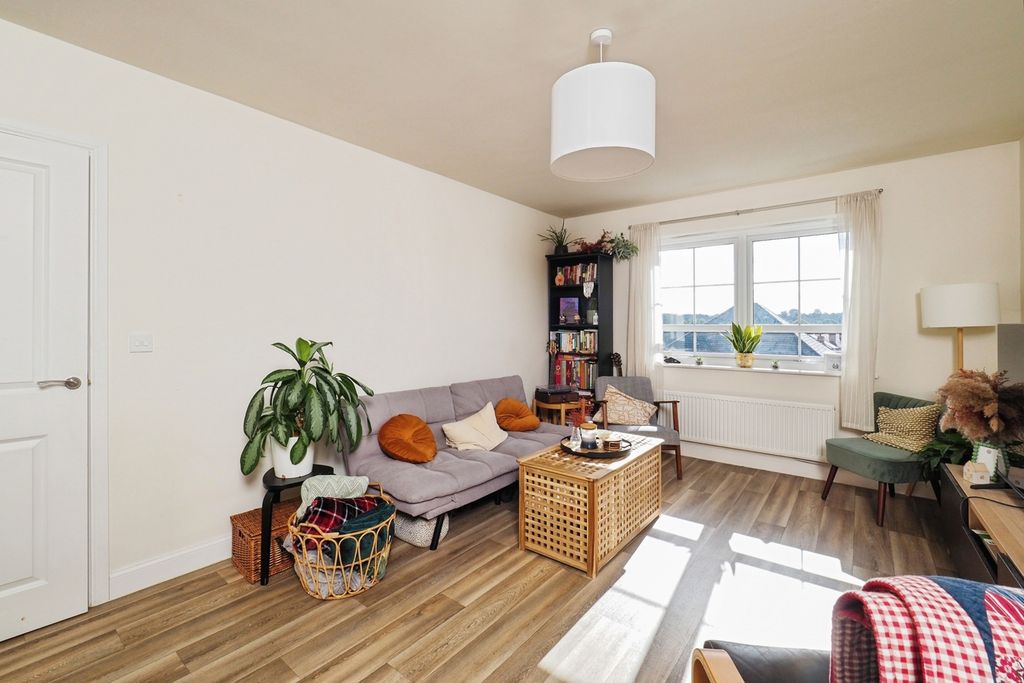 Property photo 3 of 16 Pbox-Img.Jpg