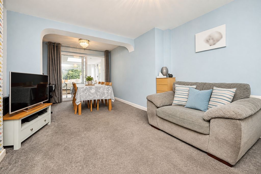 Property photo 3 of 15