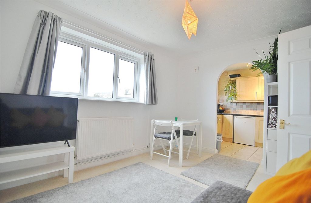 Property photo 3 of 12 Picture No. 11