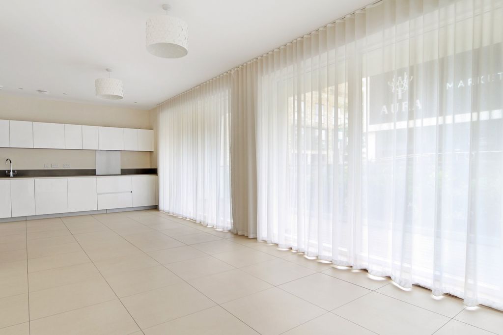 Property photo 3 of 9 Living Area