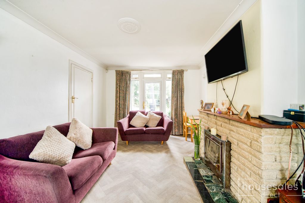 Property photo 2 of 15