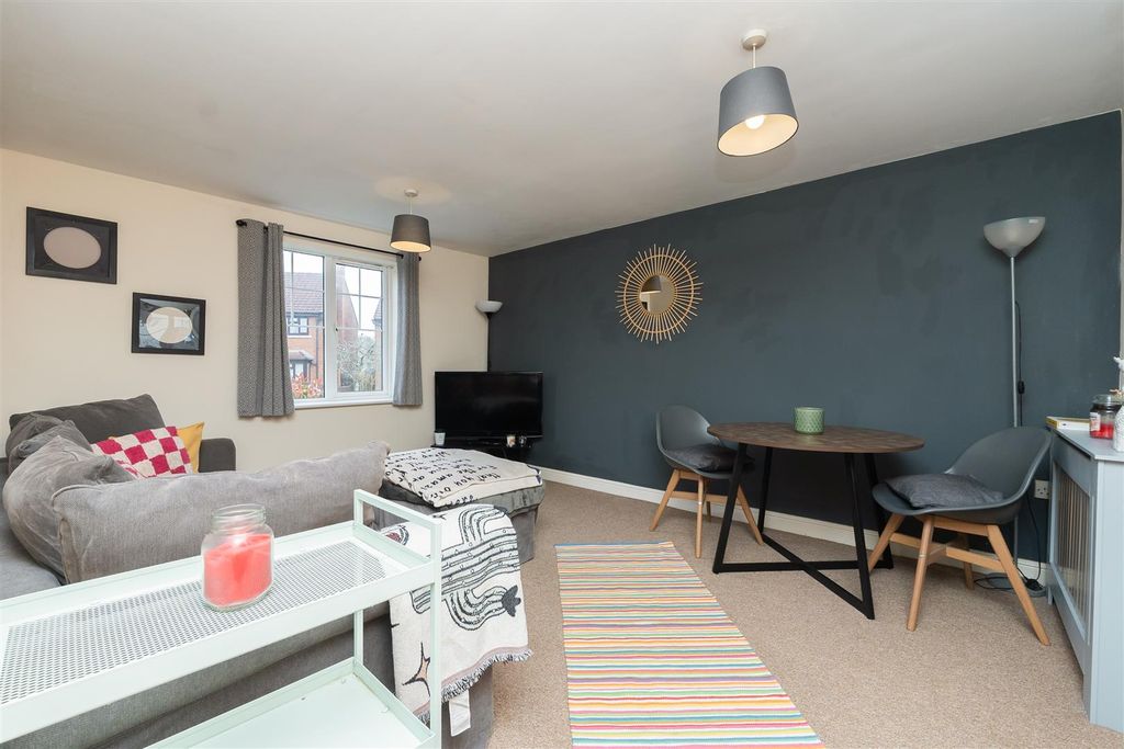 Property photo 3 of 23 12-Woodlands-Bs32-4Ju-14.Jpg