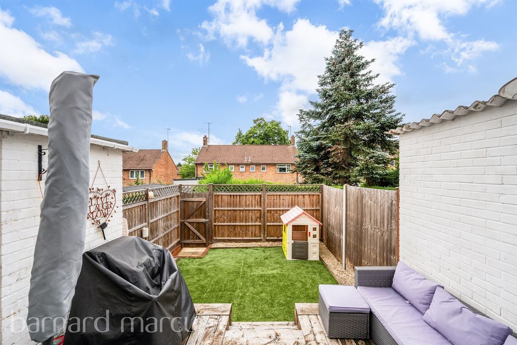 Property photo 2 of 9