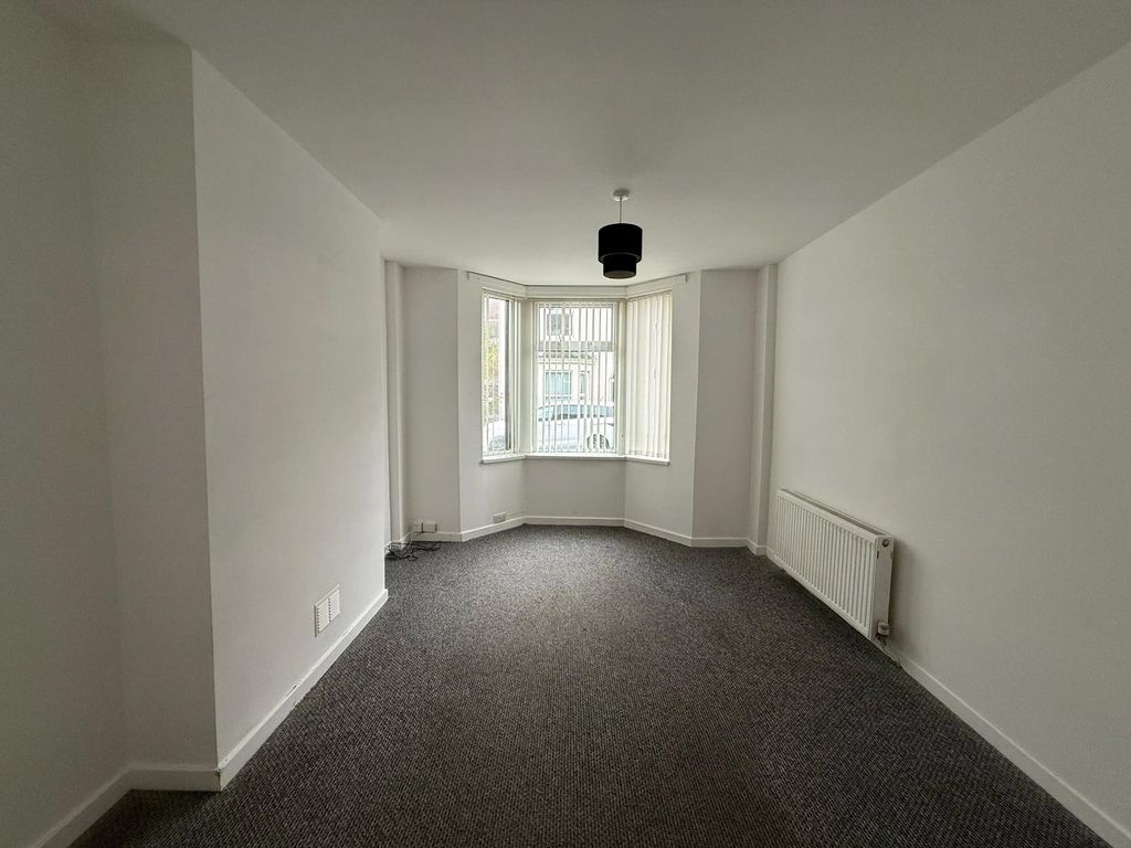 Property photo 2 of 12 Picture No. 02
