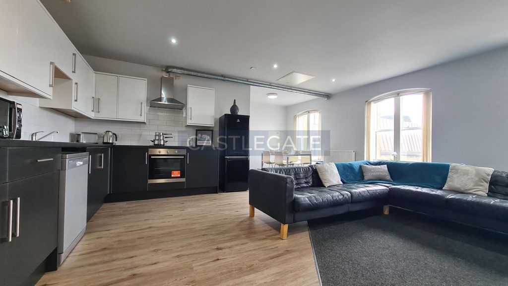 Property photo 1 of 17 Threadworks 2.1 Communal Kitchen (1)