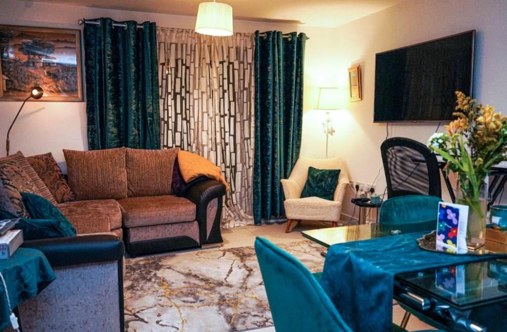 Property photo 1 of 5 Living Room