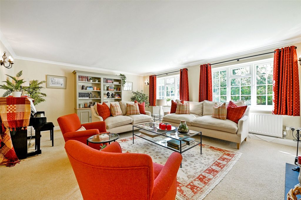 Property photo 2 of 26 Picture No. 11