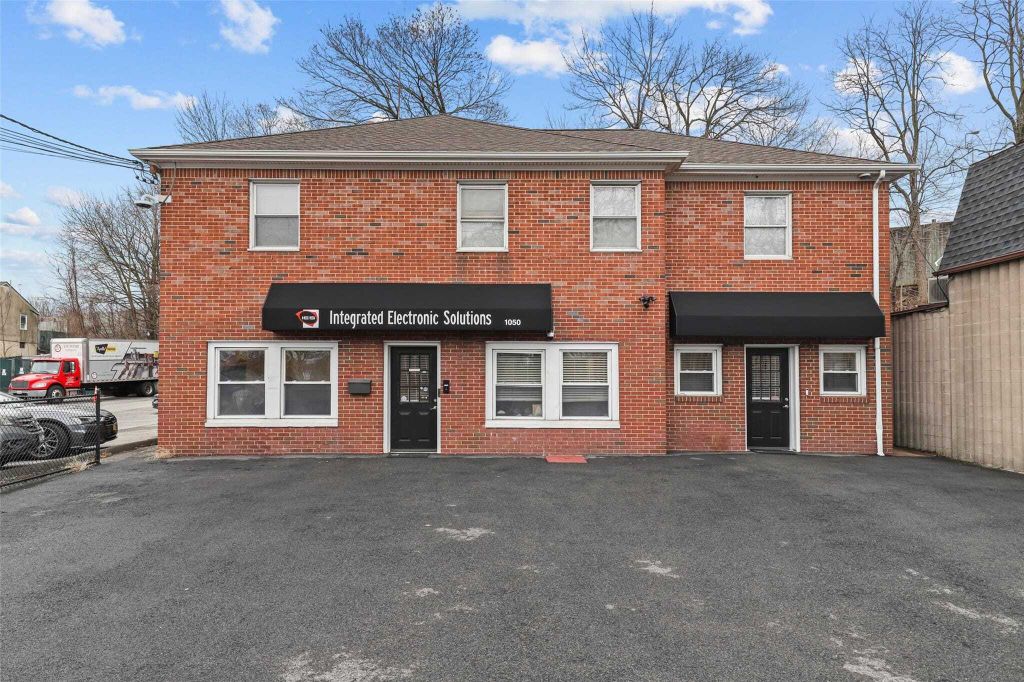 Property photo 1 of 22