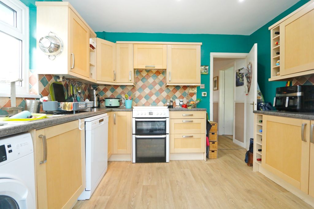 Property photo 3 of 18 4284947