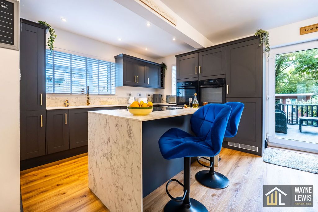 Property photo 3 of 51