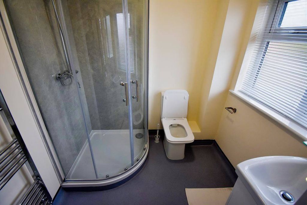 Property photo 3 of 6 Gallery