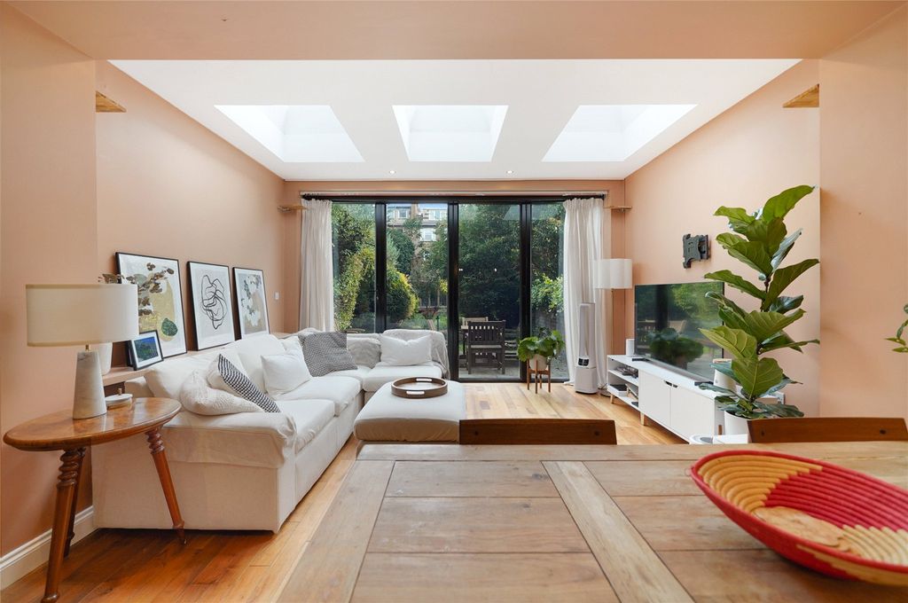 Property photo 2 of 23 Picture No. 29