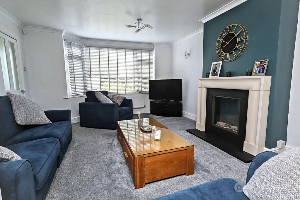 Property photo 3 of 24 4960744
