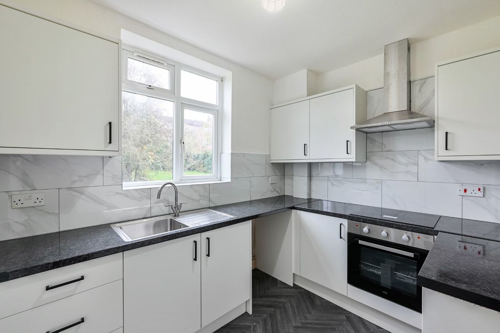 Property photo 3 of 7 Picture 3