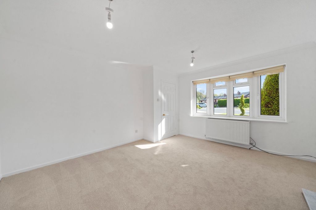 Property photo 2 of 25