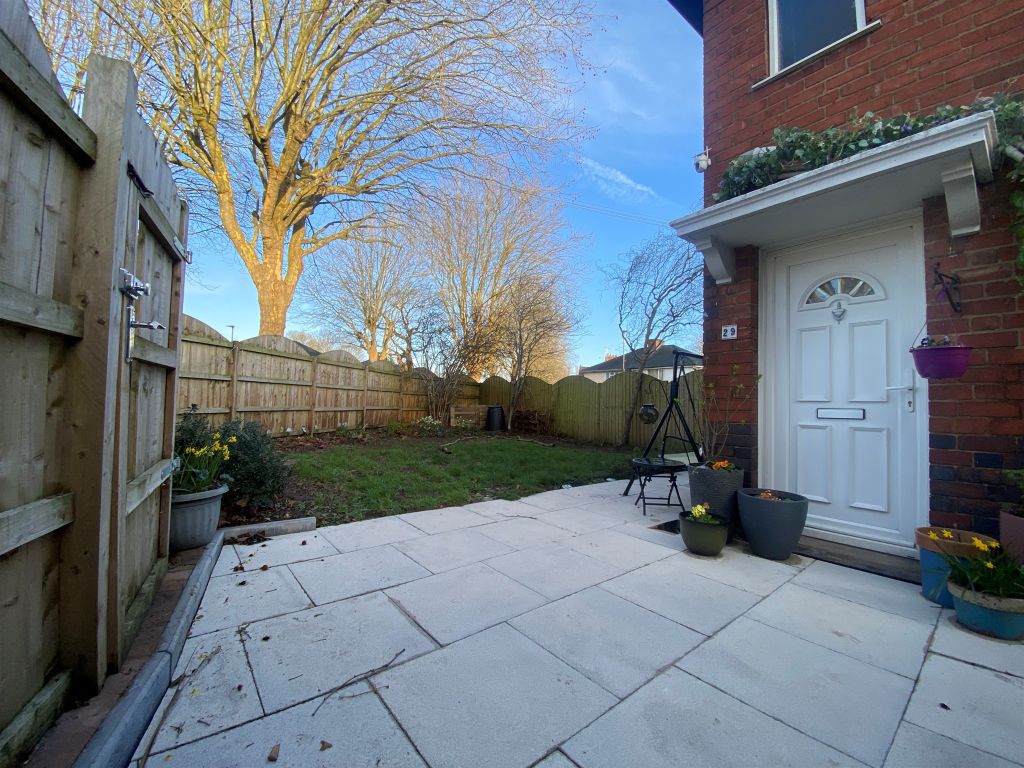 Property photo 2 of 20