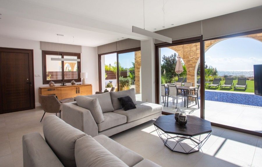 Property photo 2 of 21