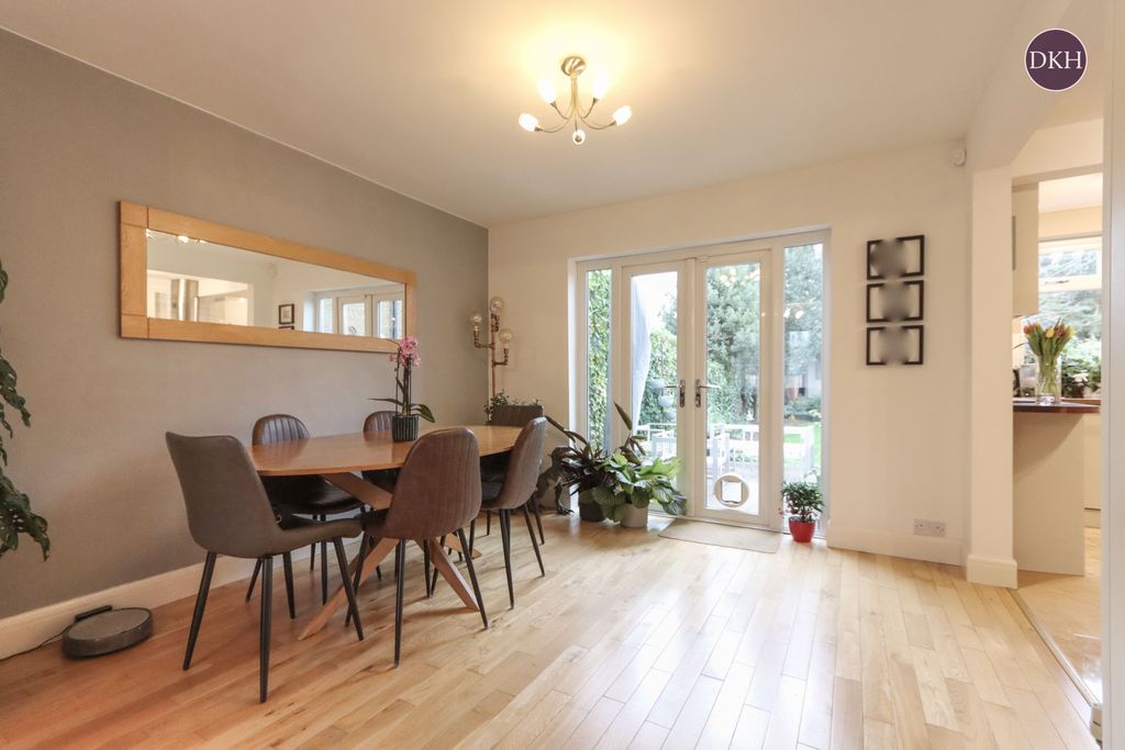 Property photo 3 of 15 Picture No. 12