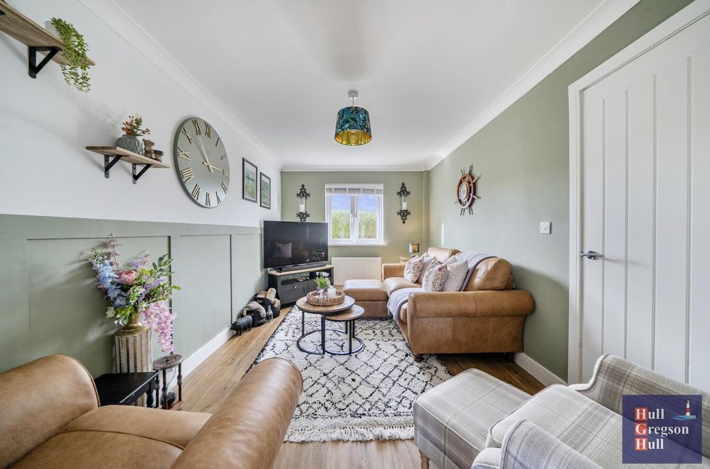 Property photo 3 of 22 F6Aa86E7-c7d8-46B3-A796-d0cc55B9A321.Jpg
