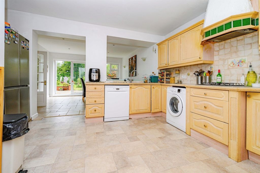 Property photo 3 of 15