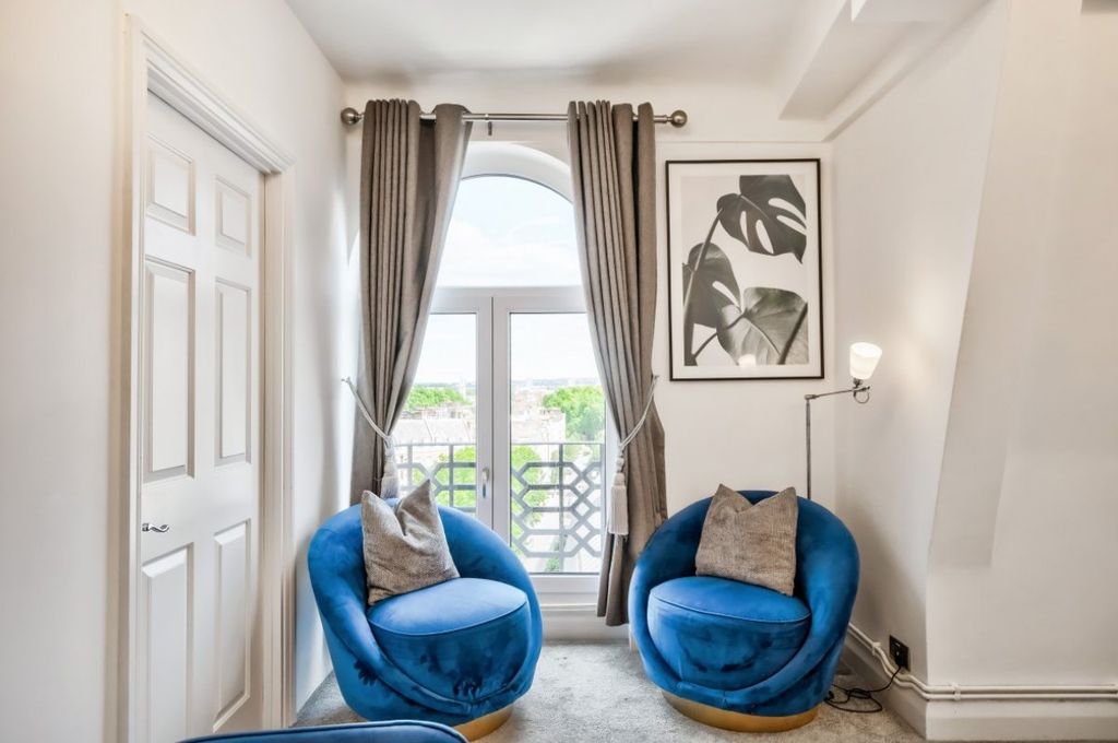 Property photo 3 of 31