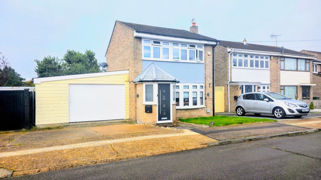 Property photo 1 of 17 Front